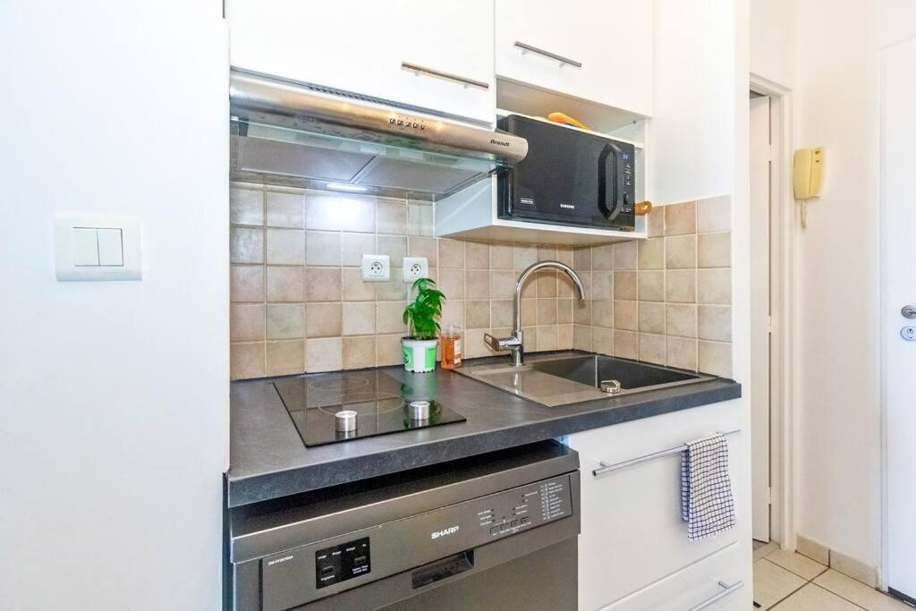 Oceanides - Studio Renove Avec Magnifique Vue Mer - Saint-Gilles-Les-Bains Dış mekan fotoğraf