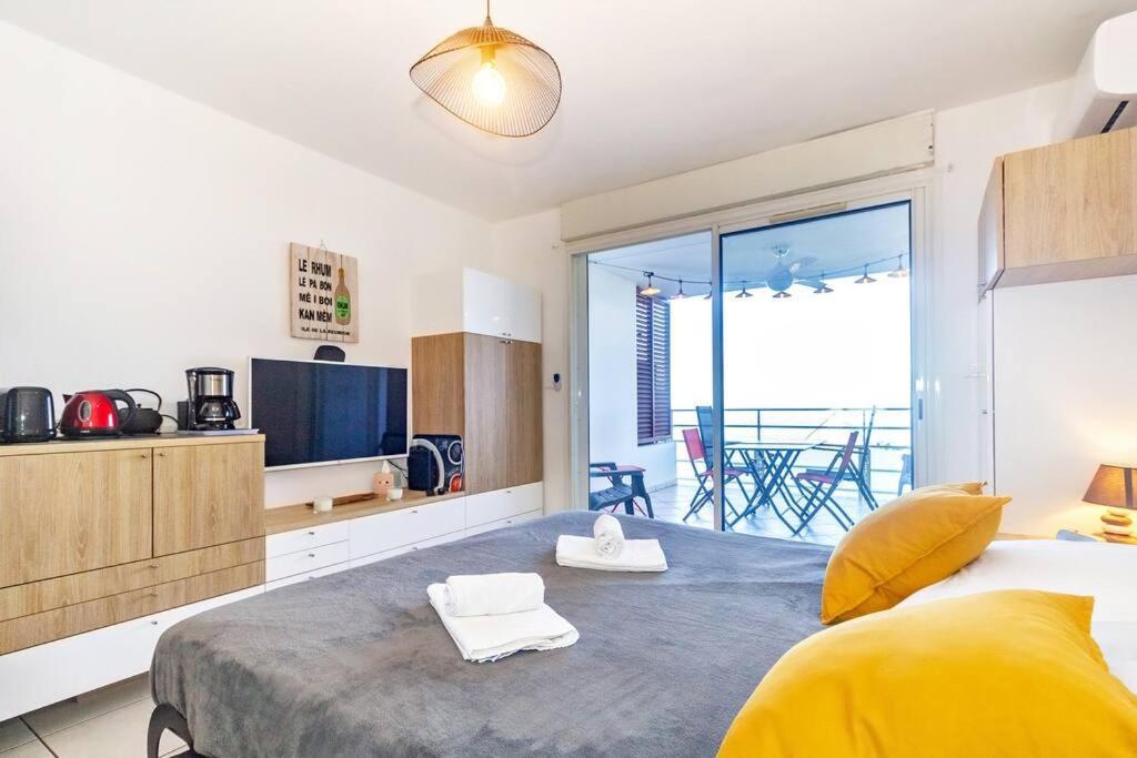Oceanides - Studio Renove Avec Magnifique Vue Mer - Saint-Gilles-Les-Bains Dış mekan fotoğraf